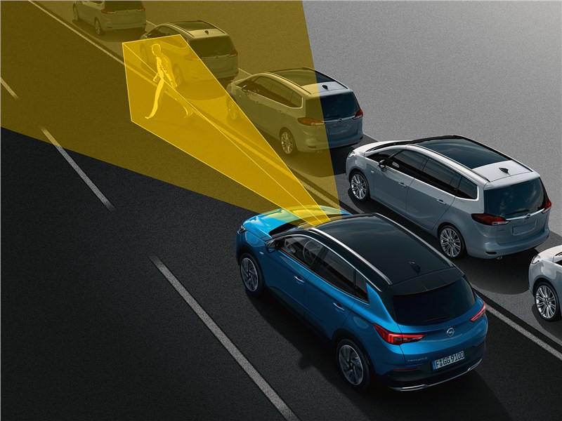 Opel Grandland X 2018 функция обнаружения пешеходов