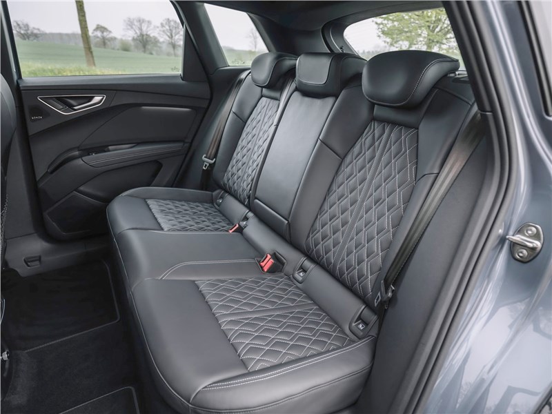 Audi Q4 e-tron (2022) задний диван