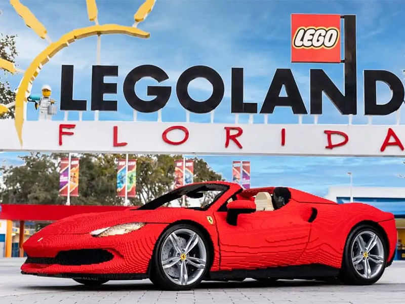 Представлен Ferrari 296 GTS из кубиков Lego в реальную величину 