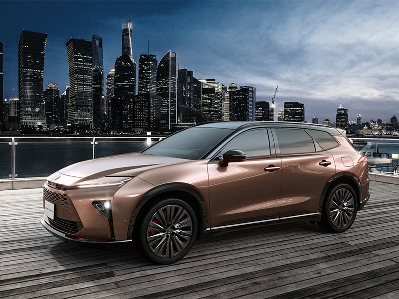 Toyota Crown признан самым безопасным автомобилем Японии 