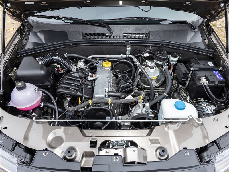 Lada Niva Travel (2025) моторный отсек