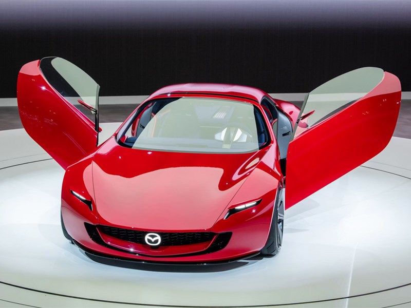 Mazda готовит новый спорткар. Модель получит необычные двери и 4-цилиндровый мотор