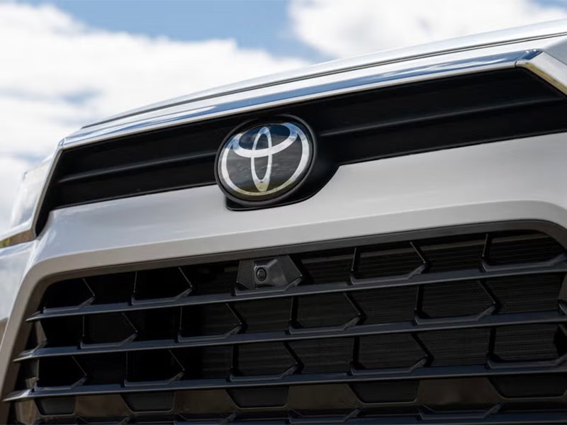Toyota научит свои автомобили снимать то, на что смотрит водитель