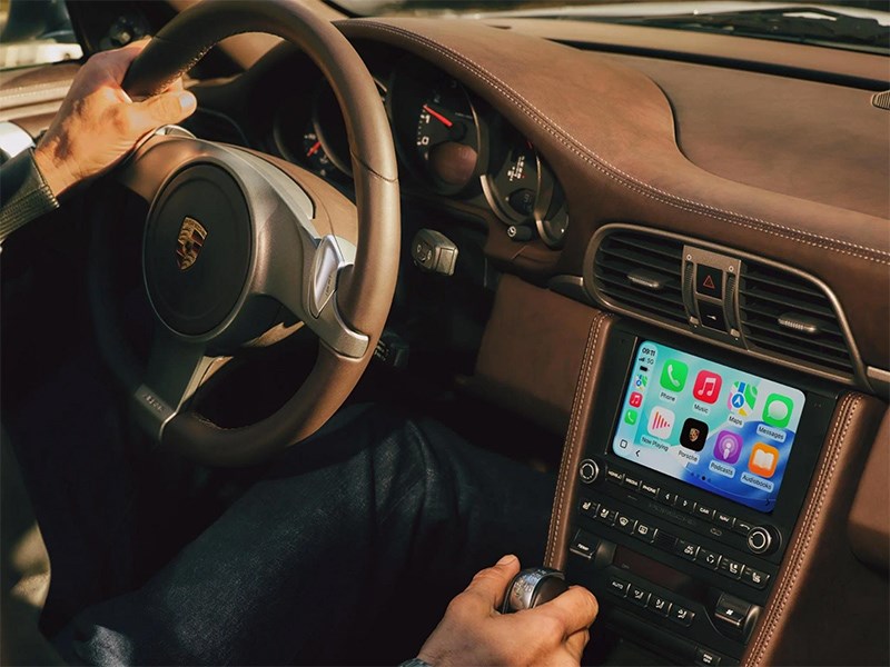 Porsche вернула современную мультимедиа в старые 911, Cayman и Boxster