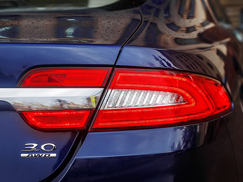 Jaguar XF 2011 задний фонарь