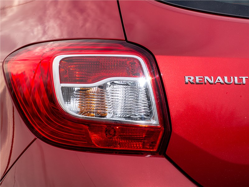 Renault Sandero 2013 задний фонарь