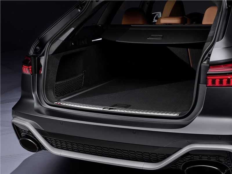 Audi RS6 Avant 2020 багажное отделение