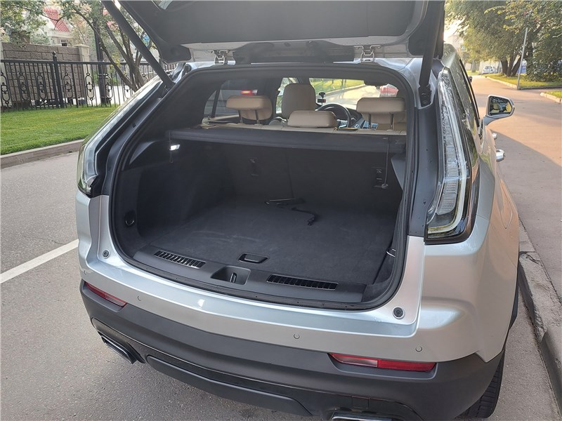 Cadillac XT4 (2019) багажное отделение