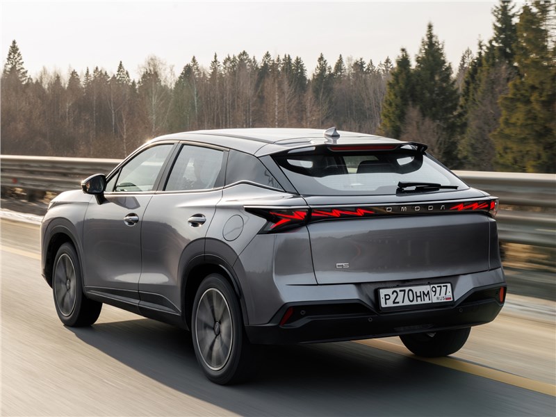 Omoda C5 (2026) вид сзади