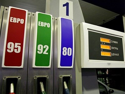 Бензин будет дорожать в ближайшей перспективе, но позже может подешеветь