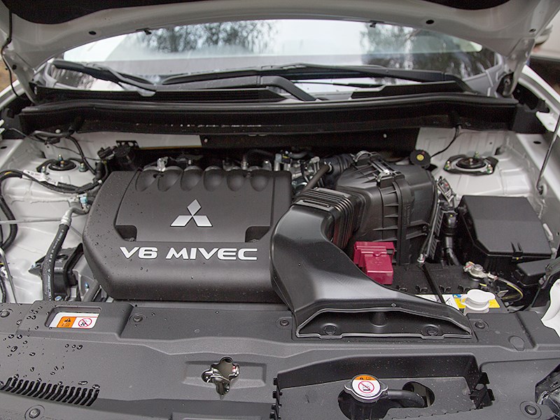 Mitsubishi Outlander 2014 двигатель
