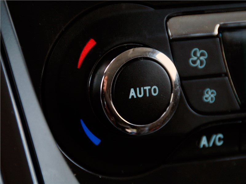 Ford Kuga 2013 климат-контроль