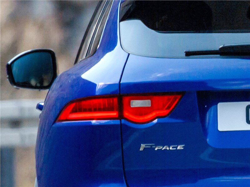 Jaguar F-Pace 2016 задний фонарь