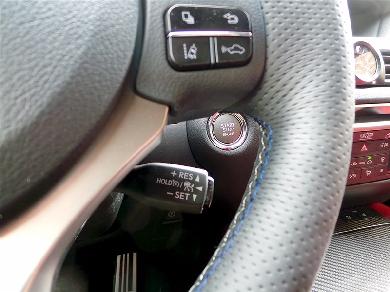 Lexus GS F 2016 рычажок управления системой круиз-контроля