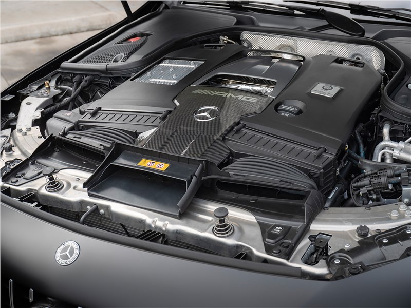 Mercedes-AMG GT 4-Door Coupe 2019 моторный отсек