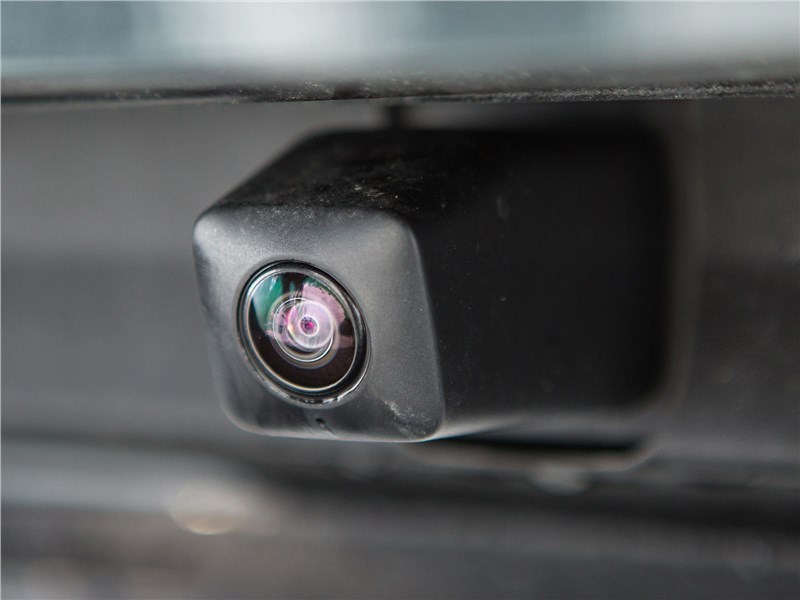 Volkswagen Amarok Dark Label 2019 видеокамера заднего вида