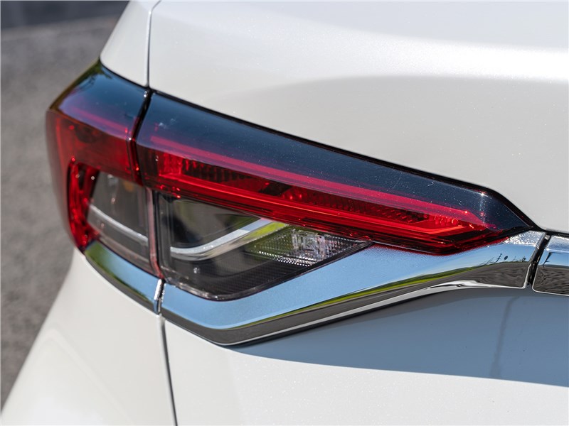 Toyota Corolla 2019 задний фонарь