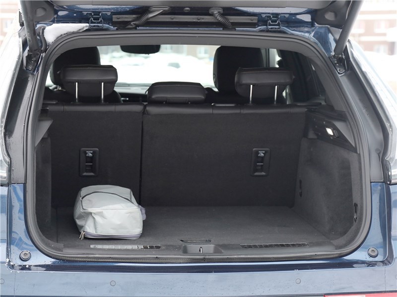 Cadillac XT4 (2019) багажное отделение