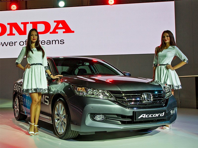Honda Accord 2015 вид спереди