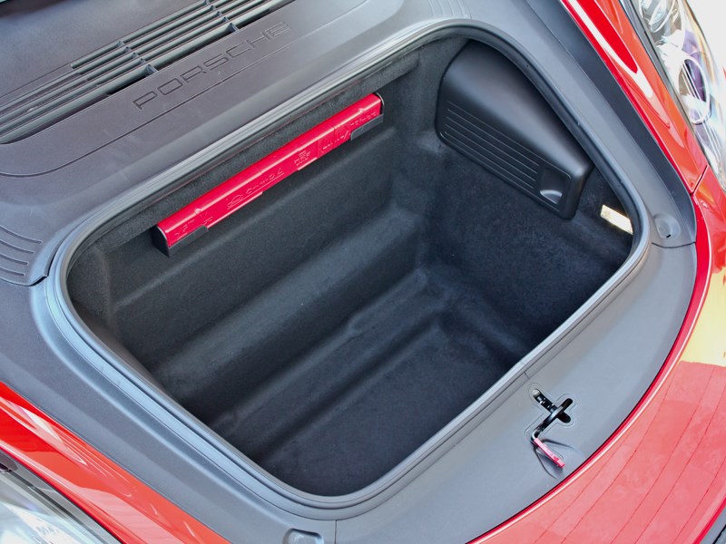 Porsche Cayman S 2013 багажное отделение
