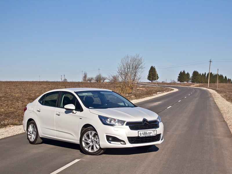 Citroen C4 sedan 2013 вид спереди