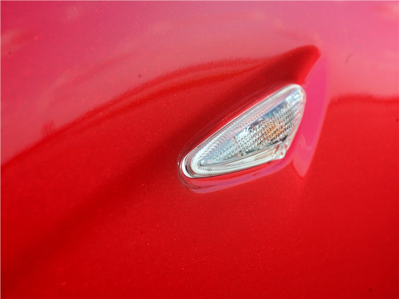 Mazda MX-5 2015 повторитель сигнала поворота