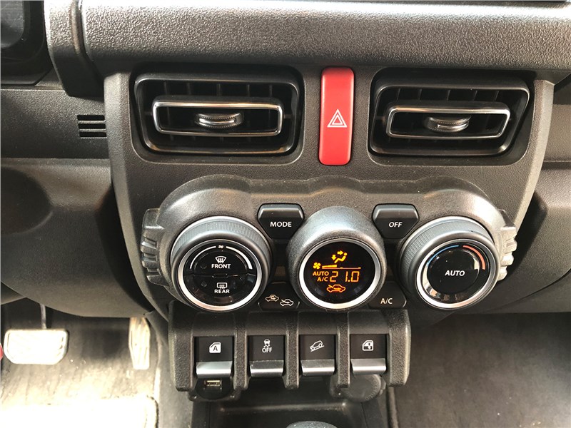 Suzuki Jimny Nomad (2024) управление климатом