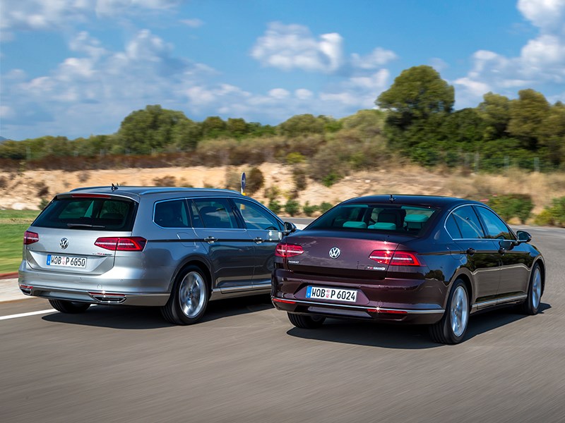Volkswagen Passat 2015 седан и универсал вид сзади
