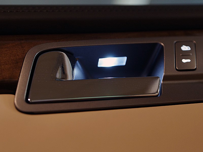 Volkswagen Phaeton 2011 подсветка внутренних дверных ручек