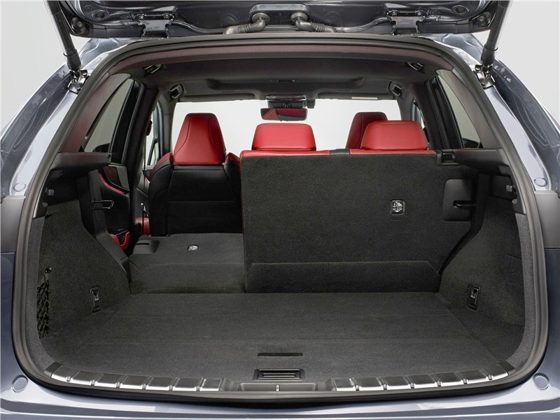 Lexus NX (2022) багажное отделение