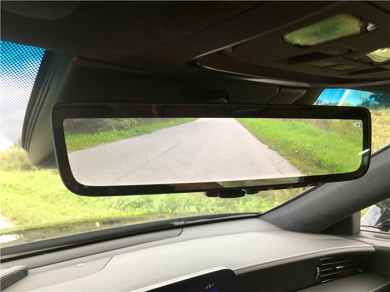 Lexus LS 500 (2021) салонное зеркало