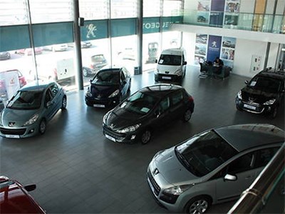 Автомобили Peugeot и Citroen продаются со скидками