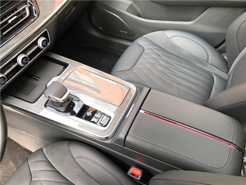 Hongqi HS5 (2025) центральная консоль
