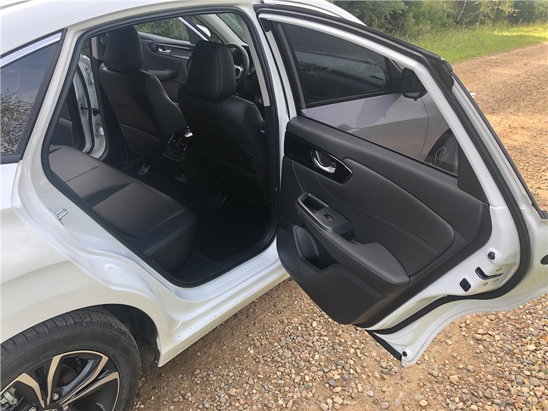 Honda Crider (2018) задний ряд