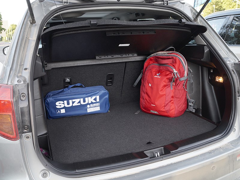 Suzuki Vitara 2015 багажное отделение