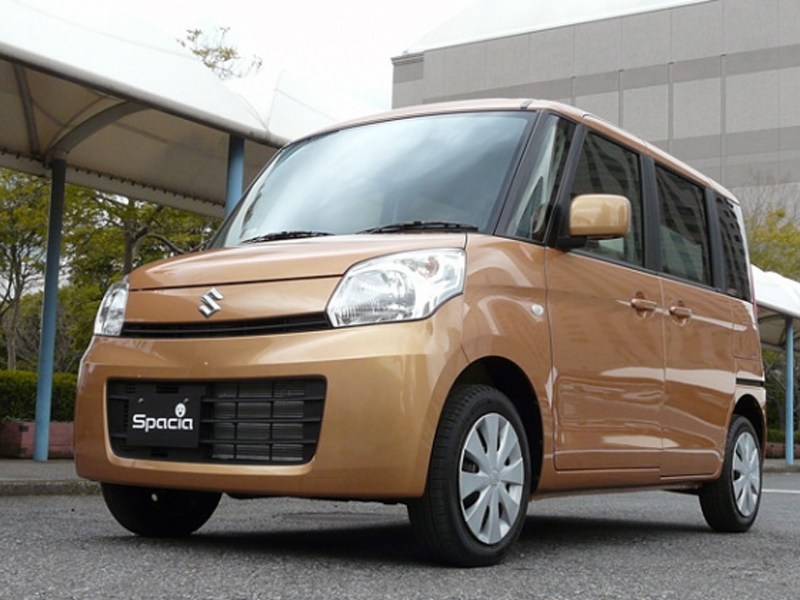 Suzuki начала выпуск минивэна Spacia
