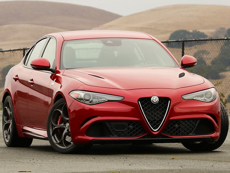 Alfa Romeo отложила выпуск конкурента «пятерки» BMW