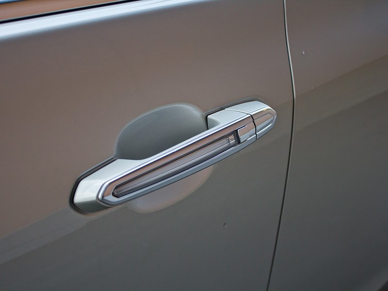 Cadillac ATS 2012 дверная ручка