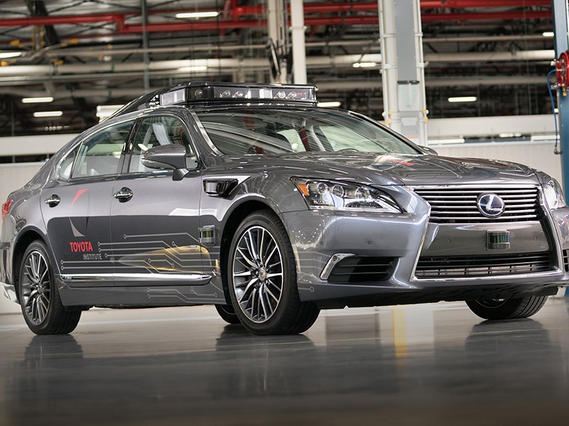 Toyota показала собственный автономный автомобиль
