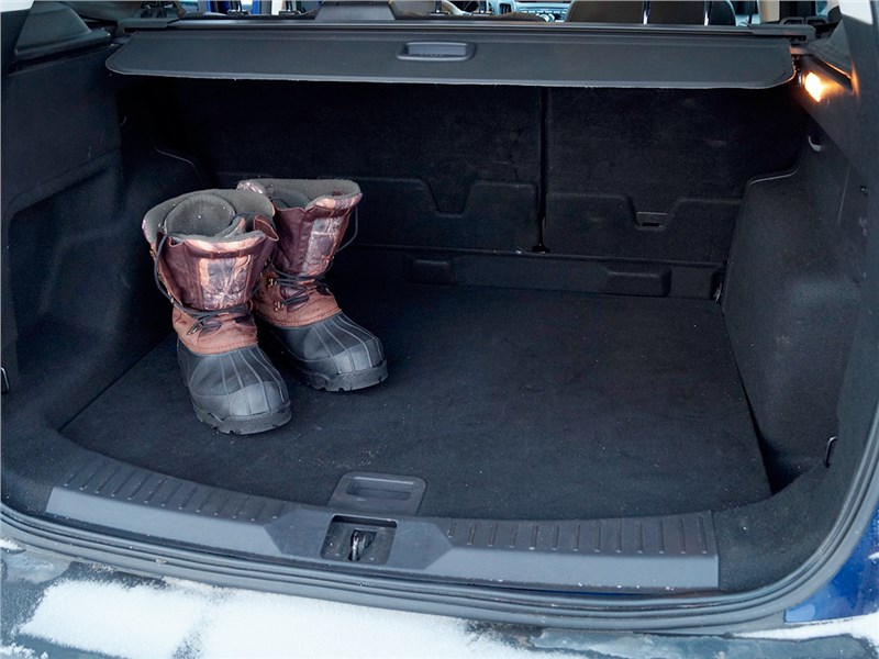 Регулировка верхнего положения двери багажника