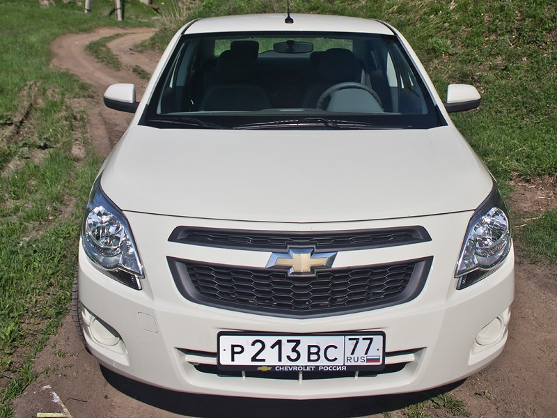 Chevrolet Cobalt 2013 вид спереди