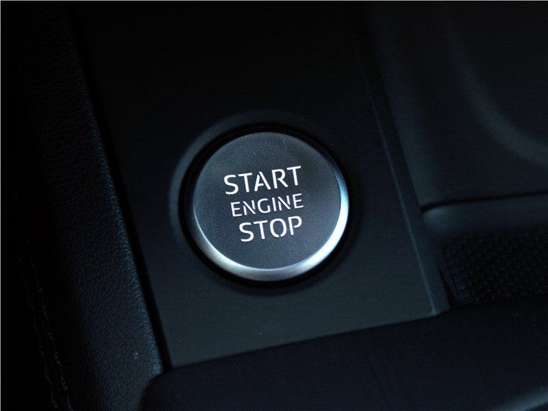 Audi A4 allroad quattro 2016 кнопка "старт-стоп"