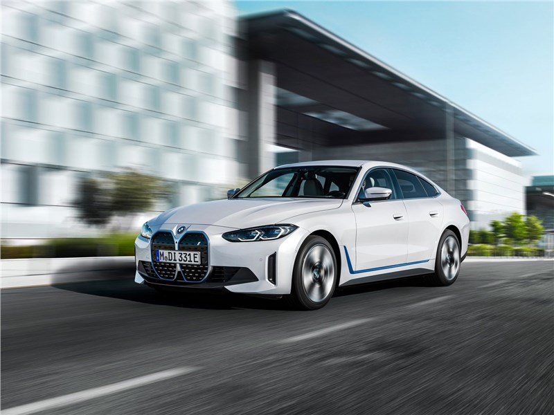 Электрокар BMW i4 не прошел лосиный тест