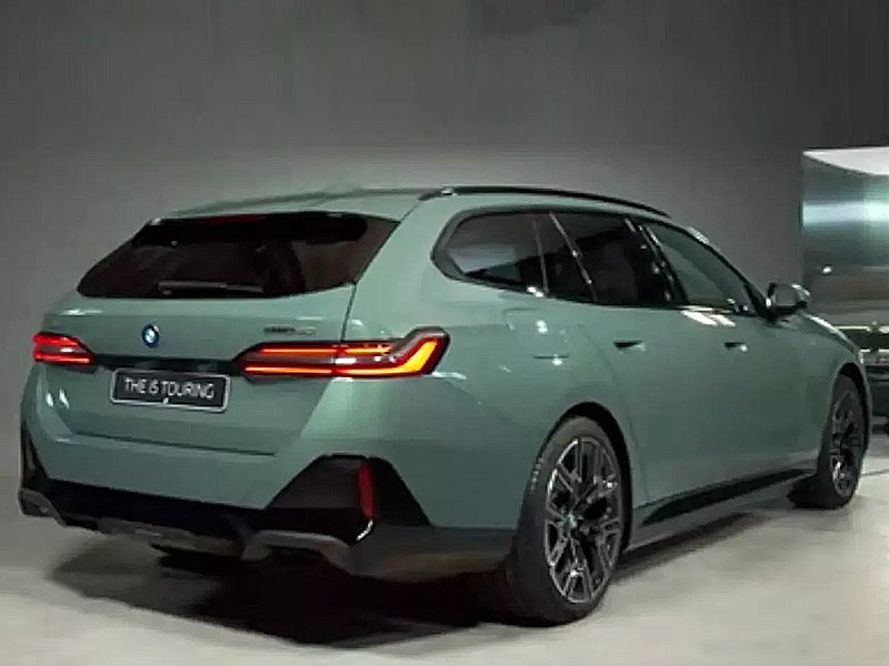 Появились изображения нового BMW i5 Touring