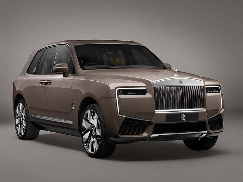 Самым популярным люксовым автомобилем в России стал Rolls-Royce Cullinan 