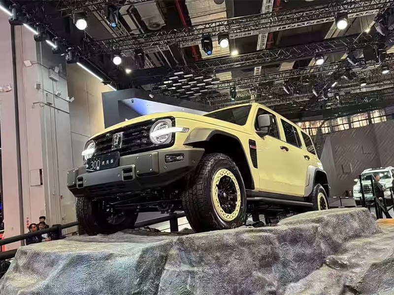 Great Wall Motors представил очередную версию Tank 300 и новый двигатель V8 