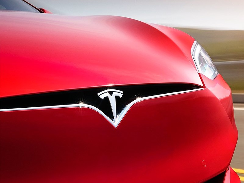 Tesla намекнула на выпуск полноразмерного кроссовера Cyber и компактного Cybertruck