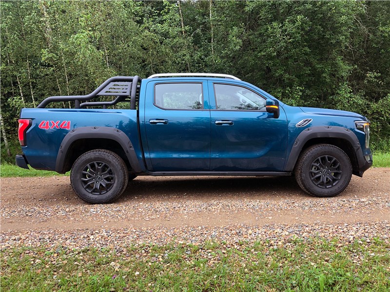 Foton Tunland V7 (2024) вид сбоку