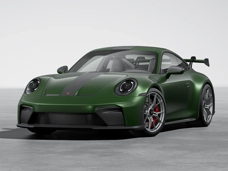 Британская пара отметила 70 лет брака покупкой нового Porsche 911 GT3