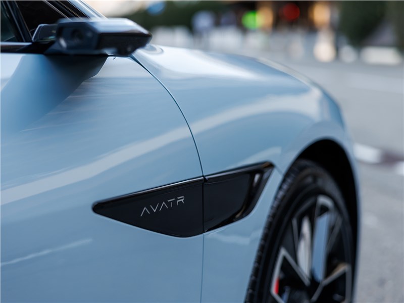 Avatr 12 (2025) шильдик